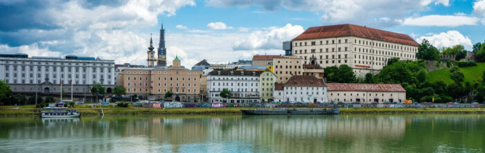 FR Landingpage Linz AT 06 Linz City 5233960 1280 cut ti