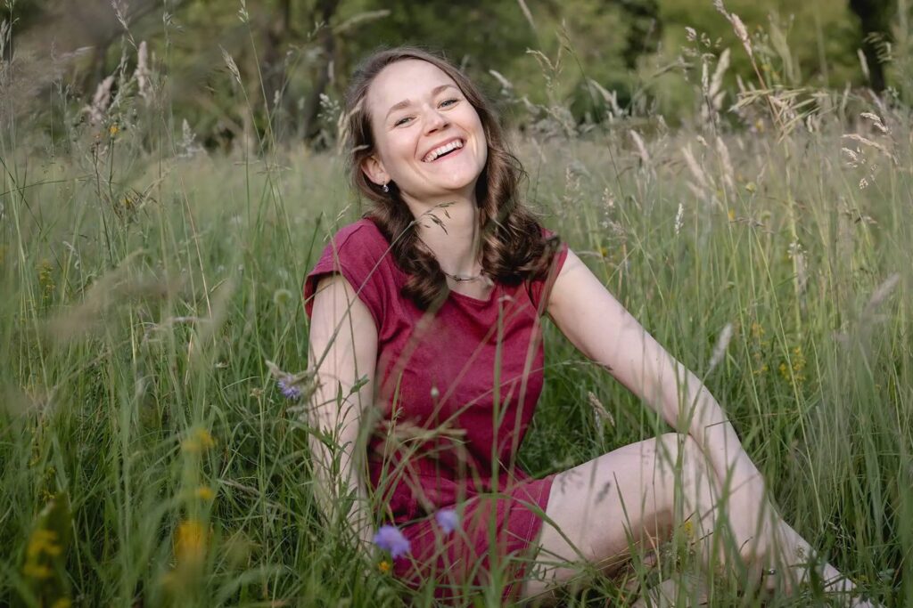 Freie Rednerin Katharina Paulnsteiner in der Natur