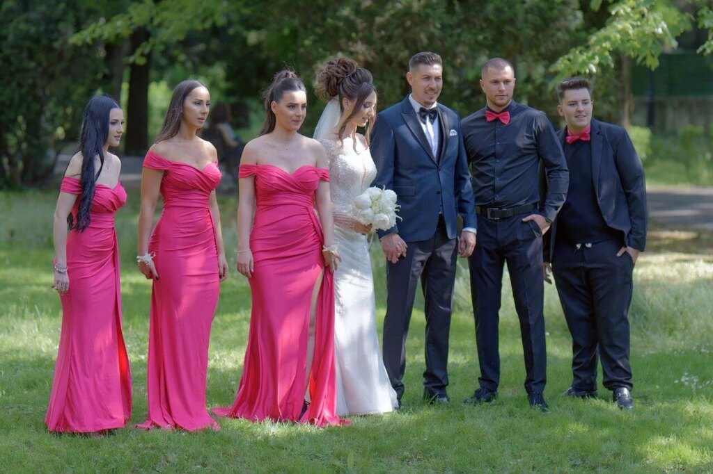 Brautjungfern im rosa Kleid