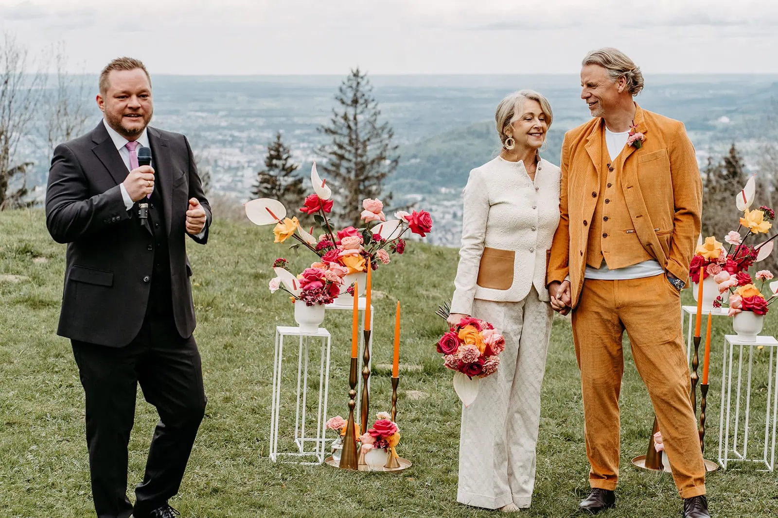 Trauredner Tom Salzlechner bei einer Freien Trauung