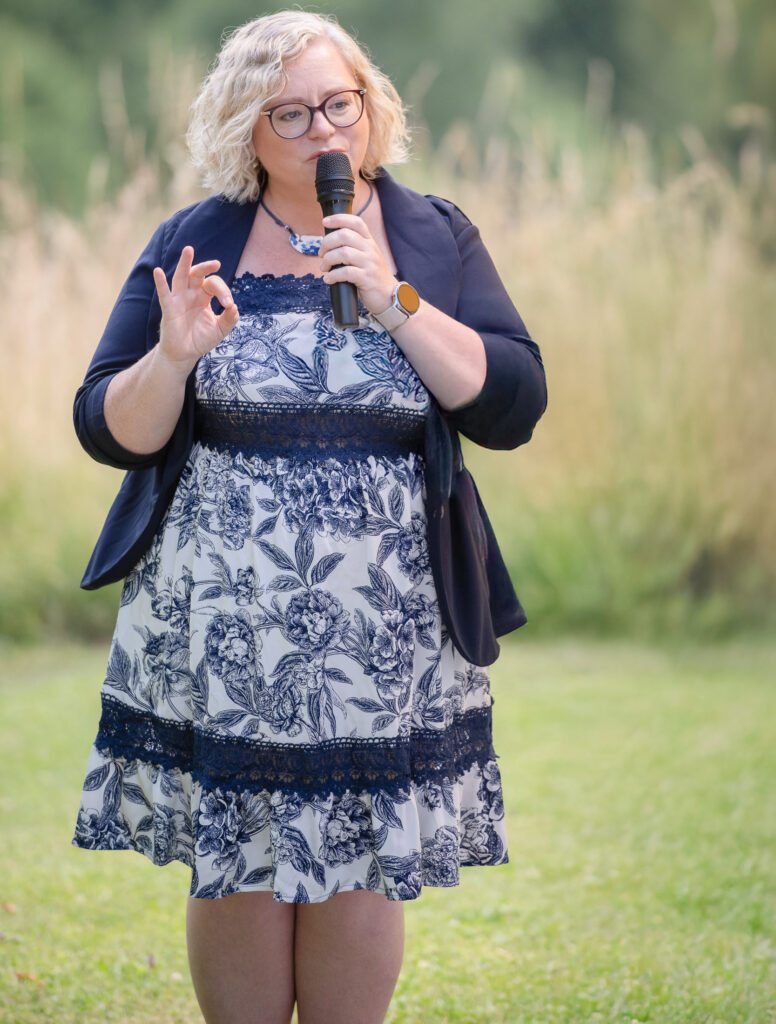 Freie Rednerin Sigrid Sudi für Trauungen, Trauerfeier, Willkommensfeste